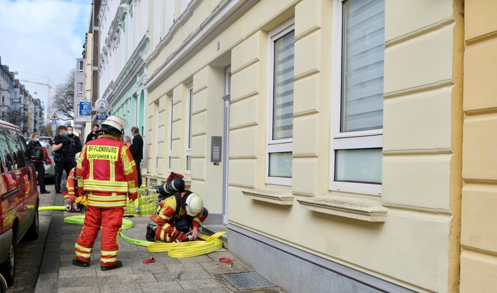 Branden var ret hurtigt slukket. Men røg- og sodskader betyder, at stedet er ubeboeligt. (Sebastian Iwersen)