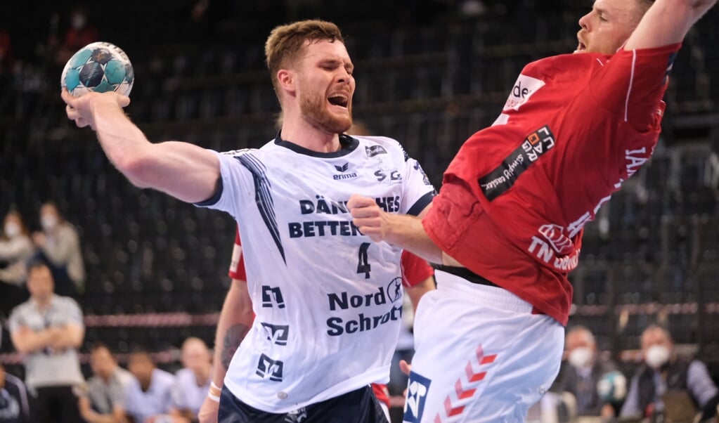 Das Viertelfinale gegen Aalborg tat weh. Johannes Golla bekam das zu spüren. ( Sebastian Iwersen)
