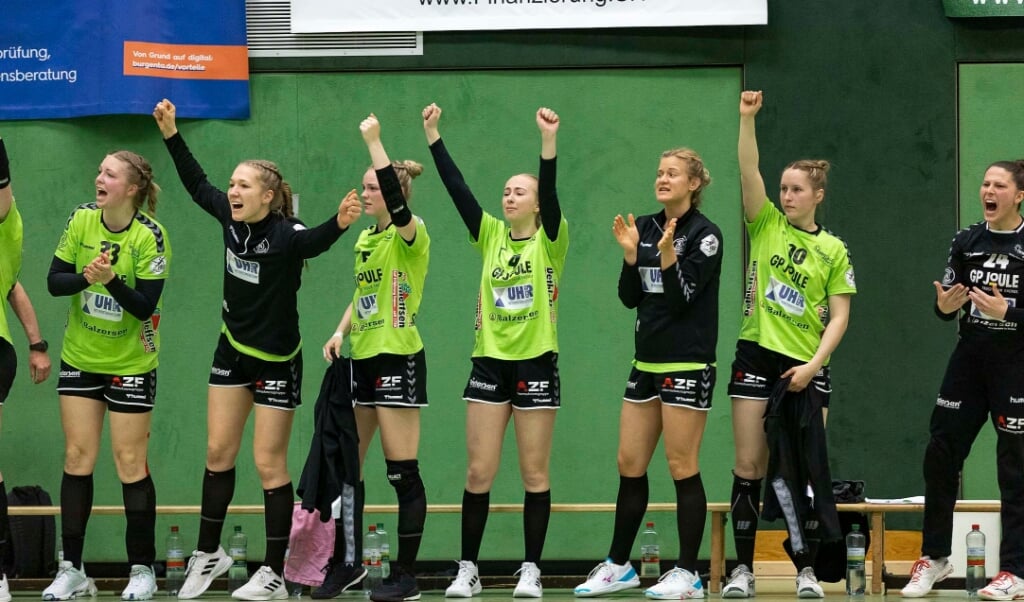 Einmal noch als Mannschaft in dieser Saison in der Holmberghalle gemeinsam jubeln. Gegen den TuS Lintfort soll den Nordfrauen das nochmal gelingen. ( Lars Salomonsen)