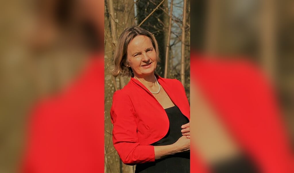 Grænser kan være hegn eller mure, skel mellem religioner, samfundsklasser, politiske partier eller mellem højre og venstre hjernehalvdel, siger Maria Johannsen, der er arrangør og udøvende kunstner. (L. Østergård)