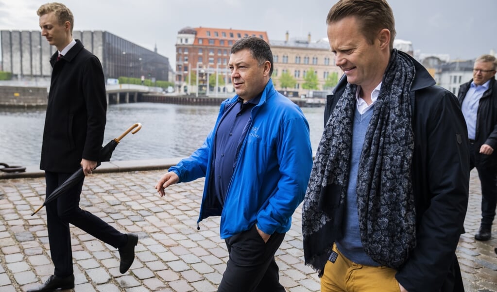 Udenrigsminister Jeppe Kofod (S) og Grønlands udenrigsansvarlige, Pele Broberg, går en tur langs kajen i København i forbindelse med et besøg, hvor parterne blandt andet skal drøfte forholdene i Arktis og Nordatlanten. (Martin Sylvest/Ritzau Scanpix)