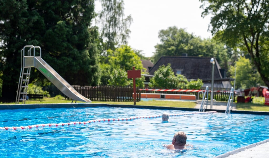 Efter en lang coronalukning åbnede friluftsbadet i sommeren 2021, men allerede i 2019 slog Flensborgs tekniske forvaltning fast, at der er et stort renoveringsbehov. Summary (Tim Riediger)