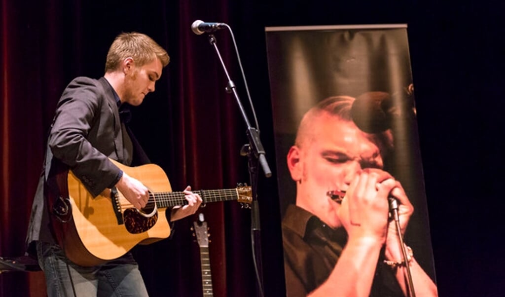 _MG_0740.CR2
04DEC15
SSF Støttekoncert til fordel for Flüchtningshilfe Flensburg og Refugees Welcome.
Jacob Dinesen fra Tønder optræder i Flensborghus.
Lars Salomonsen (Lars Salomonsen/BorderPress.dk)