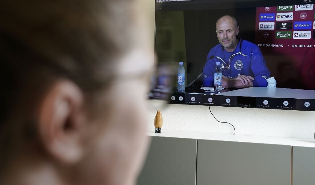 DBUs fodbolddirektør Peter Møller, læge Morten Boesen og landstræner Kasper Hjulmand, på et digitalt pressemøde fra EM-landsholdslejren i Helsingør søndag den 13. juni 2021. (Mads Claus Rasmussen/Ritzau Scanpix)
