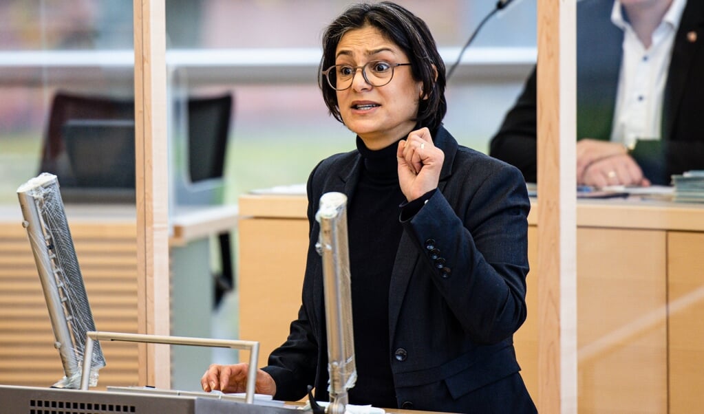 Serpil Midyatli, SPD-formand i Slesvig-Holsten, vil have etableret et mindesmærke, hvor pårørende kan mindes deres efterladte, og hvor politikere kan huske, at der kan komme andre pandemier. (Frank Molter/dpa)
