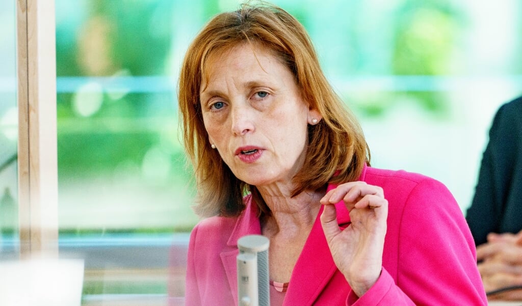 Bildungsministerin Karin Prien (CDU) bekräftigte den hohen Rang geöffneter Schulen auch in der Corona-Pandemie. ( Axel Heimken/dpa )