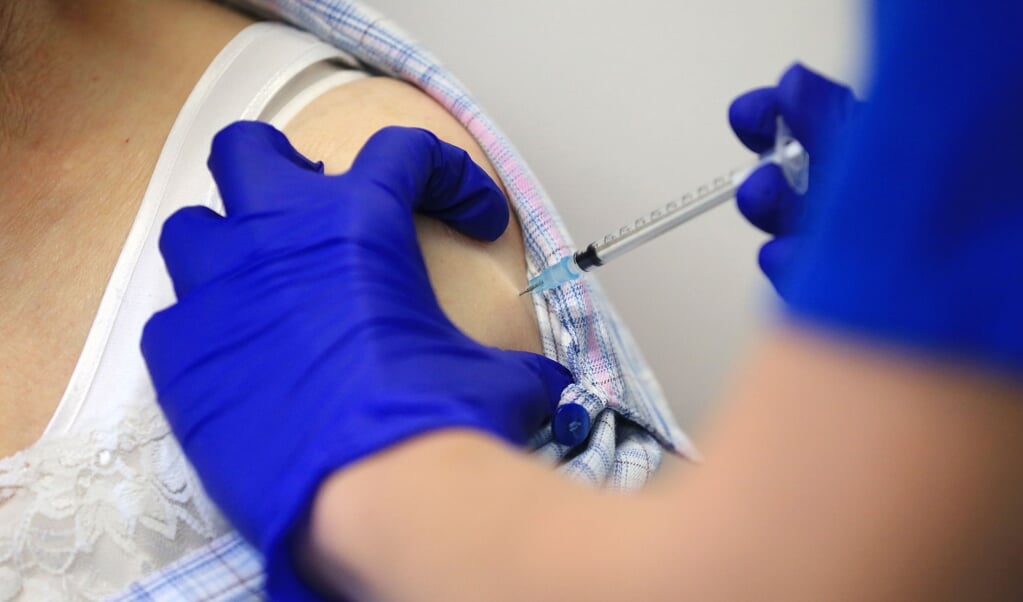 Danske borgere, der endnu ikke er tilbudt vaccination mod coronavirus, kan blive inviteret til vaccination tidligere end ventet. (Arkivfoto) (Lindsey Parnaby/Ritzau Scanpix)