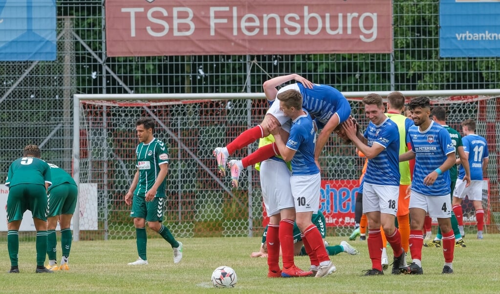 Vor einem Jahr siegte der TSB im Pokal gegen Lübeck - gegen ähnliche Jubelszenen hätten sie in Flensburg nichts einzuwenden.  ( Sven Geißler)