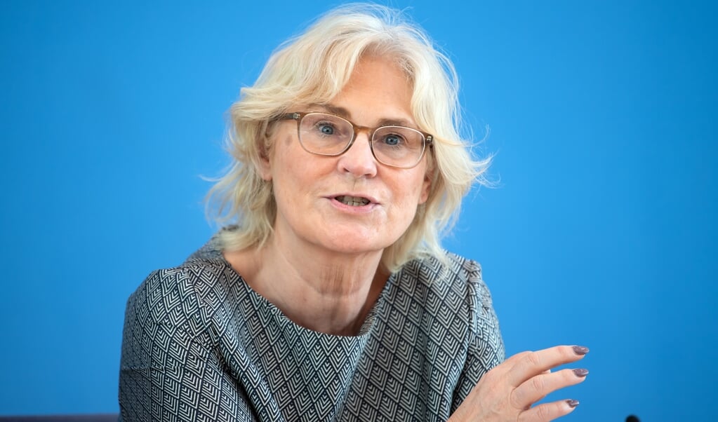 Justitsminister Christine Lambrecht påpeger, at mange virksomheder i de oversvømmede områder helt uforskyldt er i alvorlige vanskeligheder. (Bernd von Jutrczenka/dpa)