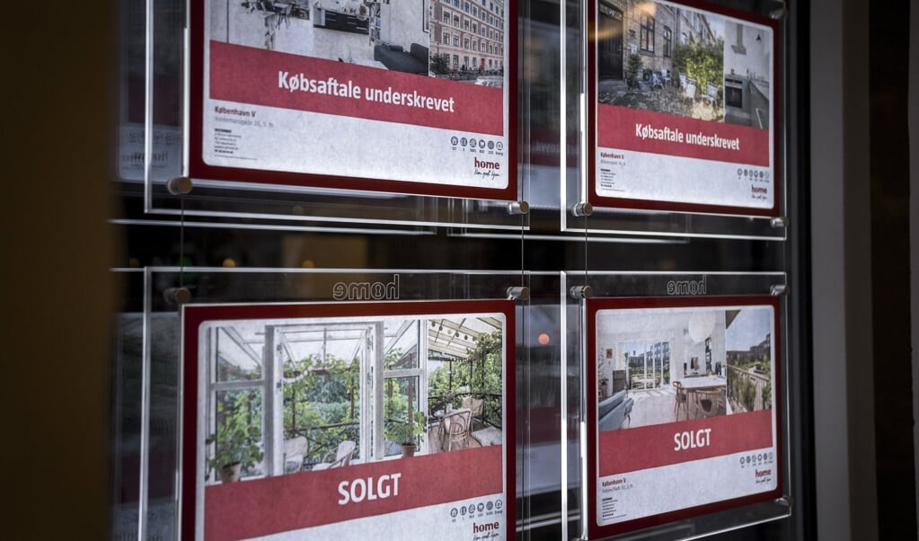 Ejendomsmæglerne har haft travlt under corona. I første kvartal af 2021 blev der handlet boliger for rekordmange penge. Arkivfoto: (Thomas Lekfeldt, Ritzau Scanpix)