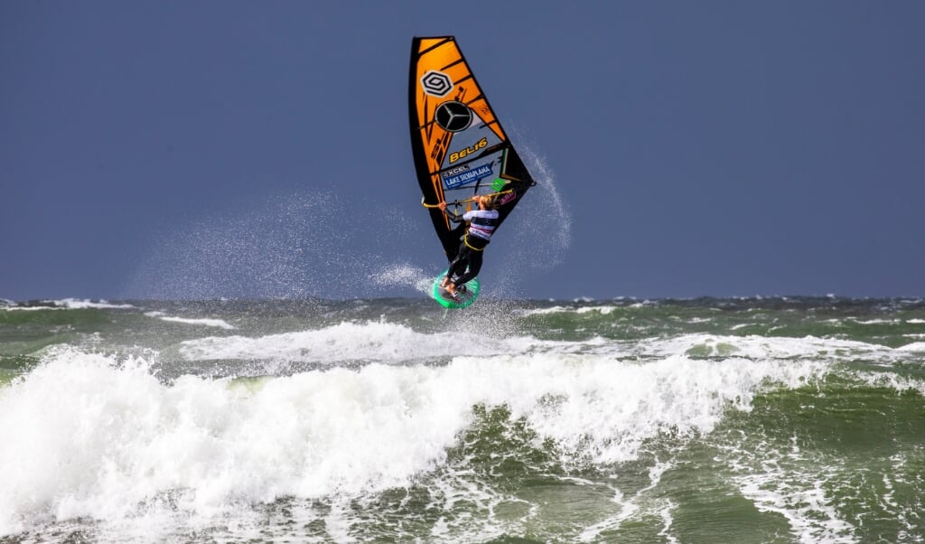 Die Wellen vor Sylt werden in diesem Herbst erneut ohne die besten Windsurfer der Welt auskommen müssen. ( John Carter)