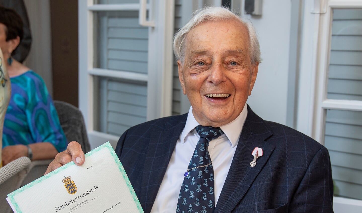 Bodo Daetz fik i en alder af 93 år overrakt beviset på sit danske statsborgerskab. Mandag fylder han 95 år.