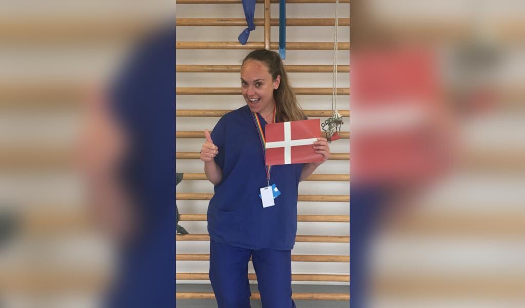 Marie-Louise Mølbach er fysioterapeut på et hospital i London og glæder sig til at opleve stemningen på stadion, når hun onsdag aften skal se kampen mellem Danmark og England. (Privatfoto)