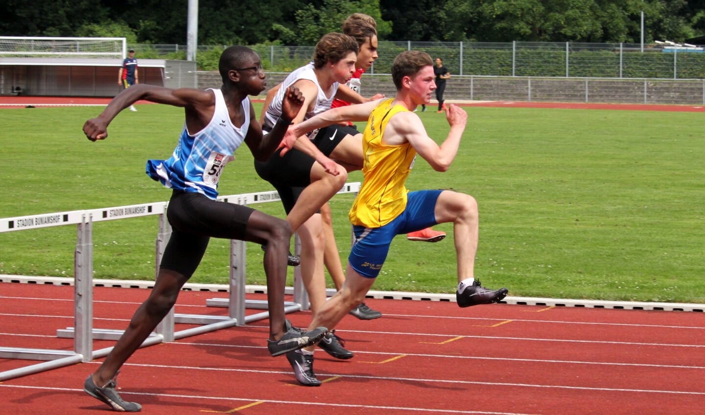 Tom Detzkeit hatte im Hürdensprint die Nase vorn.