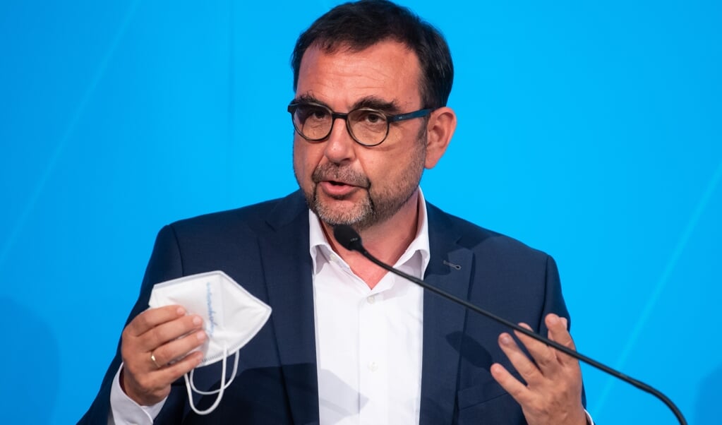 Vi har vaccine nok til alle, understreger Bayerns sundhedsminister, Klaus Holetschek (CSU) , der er formand for sundhedsministrenes samarbejdsudvalg. (Sven Hoppe/dpa)