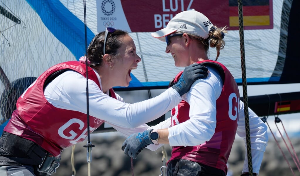Tina Lutz og Susann Beucke (t. v.) tog sølvmedaljen.     ( Gregorio Borgia/AP/dpa)