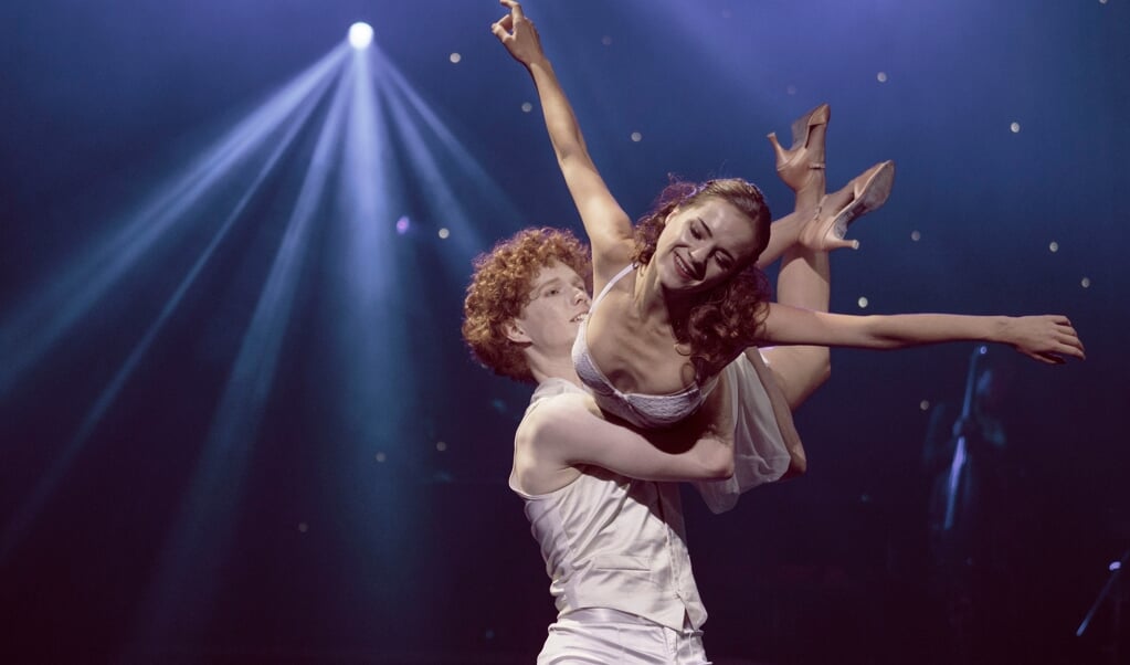 En scene fra Det Kongelige Teaters ballet »Come Fly Away«, der var på plakaten i den foregående sæson. (Camilla Winther)