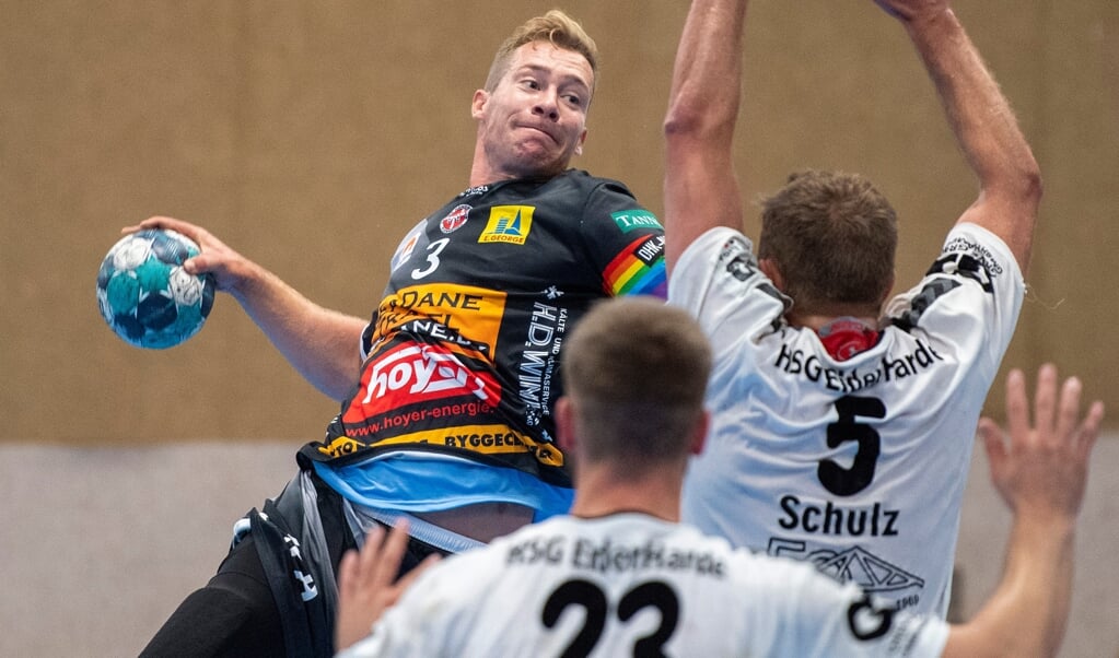 DHKs Ole Zakrzewski (t.v.) har ikke brækket kæben, men kommer formentlig ikke til at spille mod TSV Altenholz. (Arkivfoto)