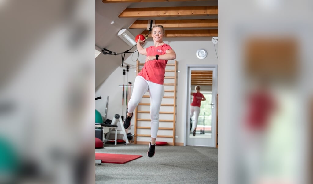 Bei Ronja Lauf geht die Arbeit als Physiotherapeutin Hand in Hand mit mit dem Handball. ( Kira Kutscher)