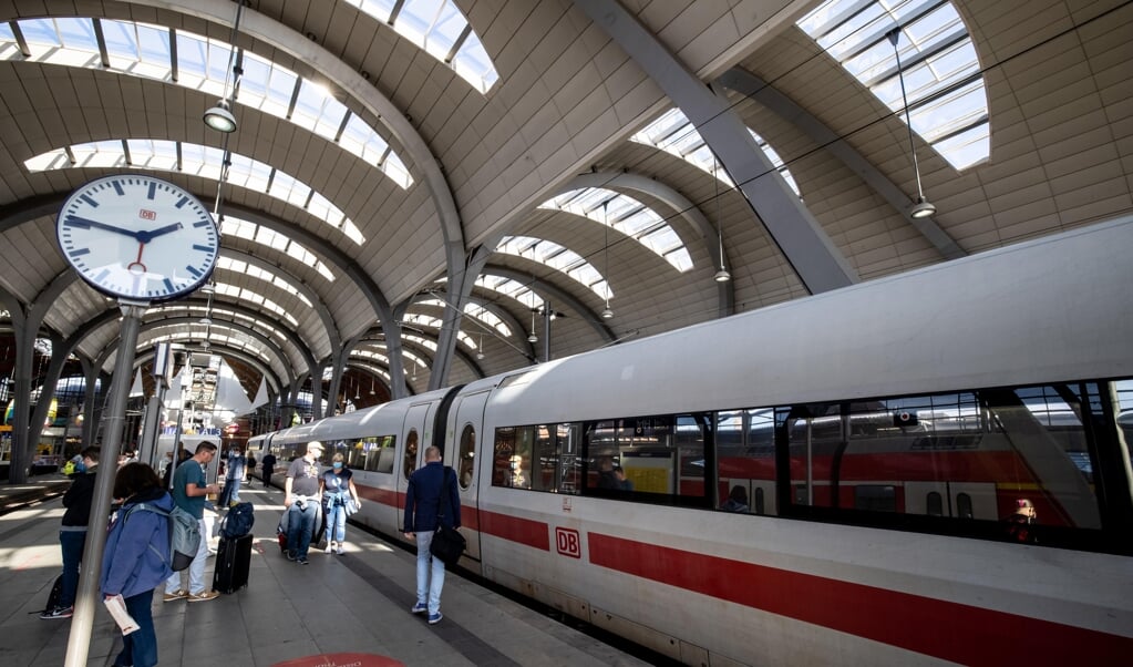 Der bundesweite Streik bei der Deutschen Bahn hat am Mittwochmorgen für zahlreiche Zugausfälle und -verspätungen gesorgt.   ( picture alliance/xim.gs/xim.gs/Philipp Szyza)
