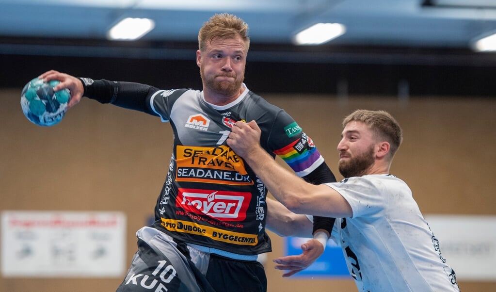Kapitän Tjark Desler (l.) und der DHK Flensborg starten gegen den Stralsunder HV in die 3. Liga. ( Tim Riediger)
