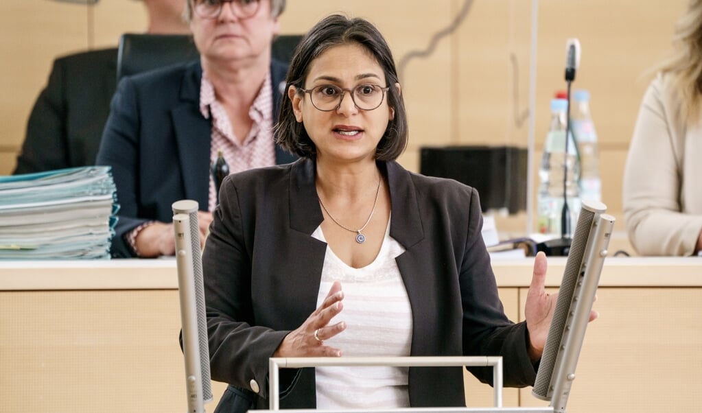 Die Fraktionsvorsitzende der SPD im Kieler Landtag, Serpil Midyatli warf der Landesregierung Planlosigkeit vor. (Axel Heimken, dpa)