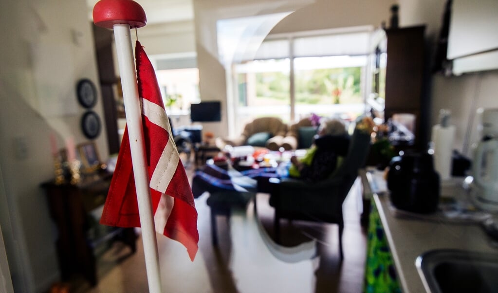 Plejehjemmene må ikke udleje gæsteværelser, men de må gerne hjælpe pårørende, der har brug for at overnatte på plejehjemmet. (Timo Battefeld, JydskeVestkysten)