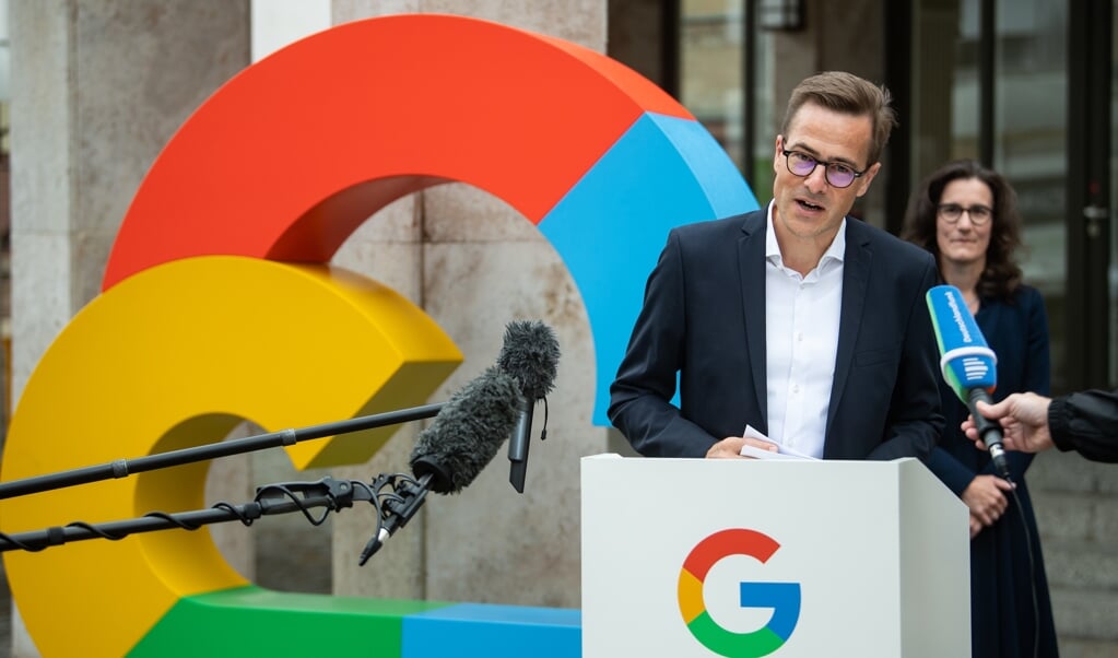 Philipp Justus præsenterede tirsdag Googles ambitiøse planer på et pressemøde foran koncernens tyske hovedkvarter i Berlin. (Bernd von Jutrczenka/dpa)