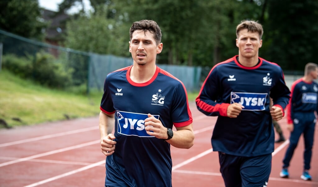 Auch wenn es keinen Spaß macht, der Lauftest muss sein. Marius Steinhauser und Aaron Mensing mussten auf die Zähne beißen. ( Martin Ziemer)