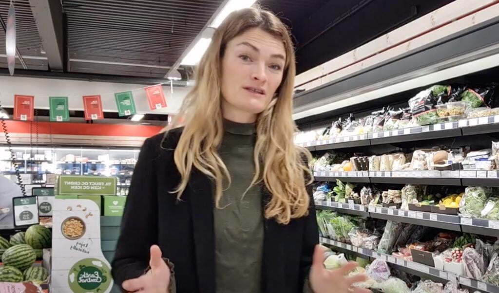 Det store skel mellem veganere og vegetarer ramle vi ind i ved køledisken med oste! ( Camilla Pi Kirkegaard)