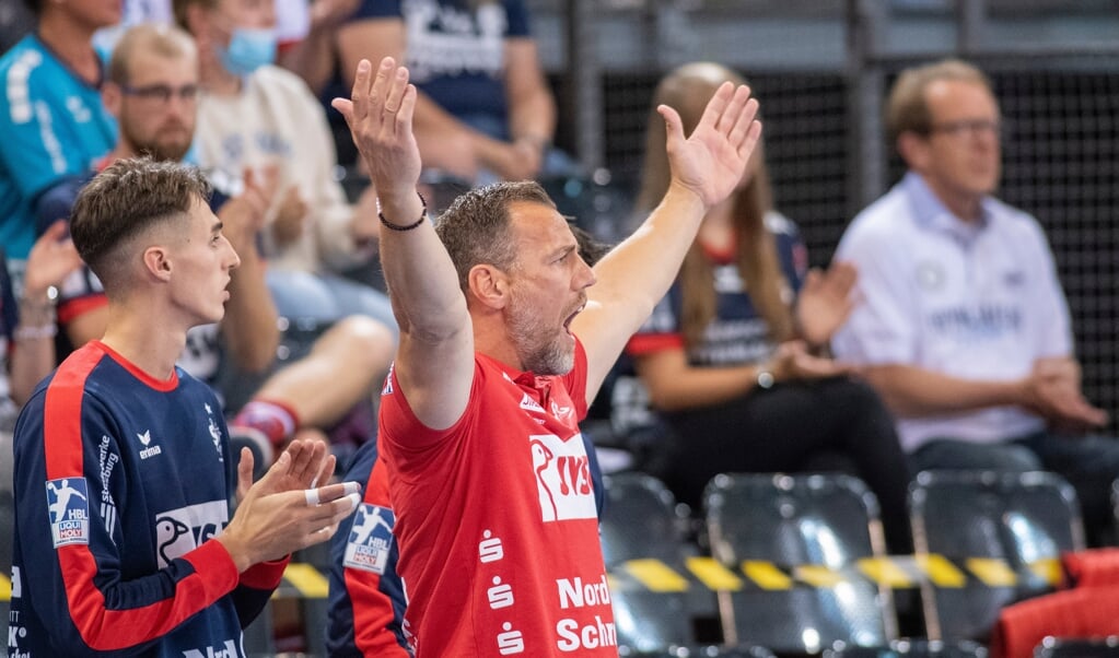 Hoch die Hände - Maik Machulla feierte mit seiner SG einen Auftaktsieg in die Saison 2021/22. ( Kira Kutscher)