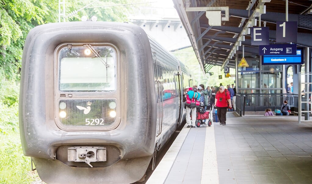 Selvom der går tog fra Flensborg over grænsen til Danmark, kan man ikke checke ind eller ud med sit rejsekort på banegården i Flensborg. Arkivfoto: (Sebastian Iwersen)