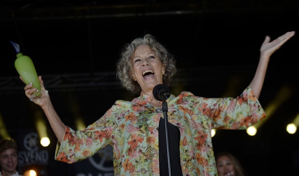 Den 74-årige skuespillerinde Birthe Neumann har gennem otte sæsoner af TV2s seersucces "Badehotellet" spillet fru Fjeldsø, og for den rolle har hun ifølge seerne, som har stemt til Svend Prisen, leveret den bedste skuespilpræstation i en tv-serie. ( Tim K. Jensen, Ritzau Scanpix)