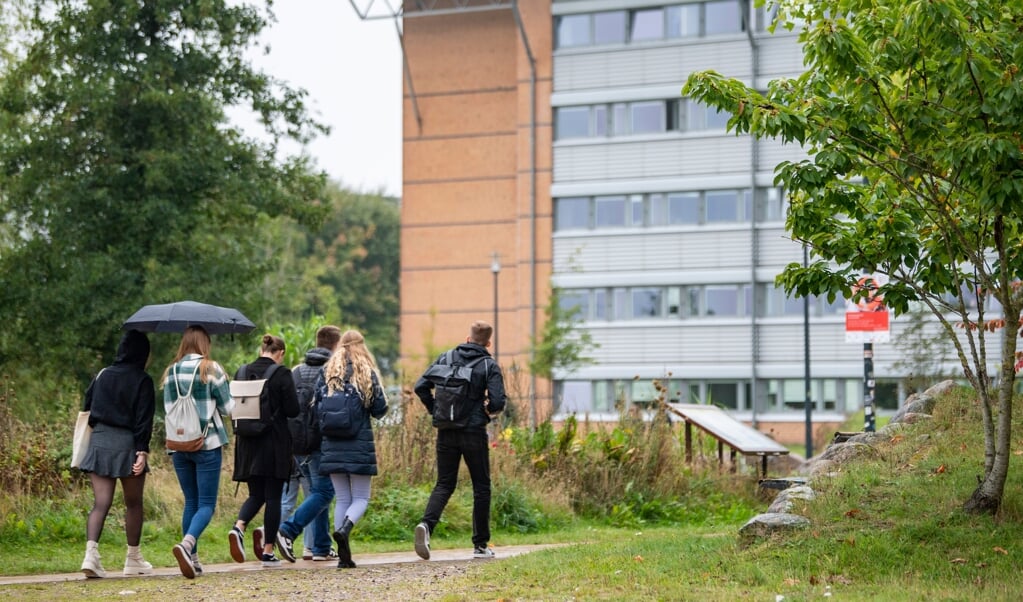 Universität Flensburg: Sollen Unis sich politisch neutral verhalten oder aktiv auf das politische Geschehen einwirken? Zu diesem Spannungsfeld gibt es am Donnerstag eine Online-Debatte. (Kira Kutscher)