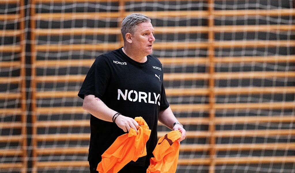De danske håndboldherrer og træner Nikolaj Jacobsen får mere tid til træning inden EM-slutrunden. Testkampen mod Norge torsdag er aflyst.  ( Ritzau Scanpix)