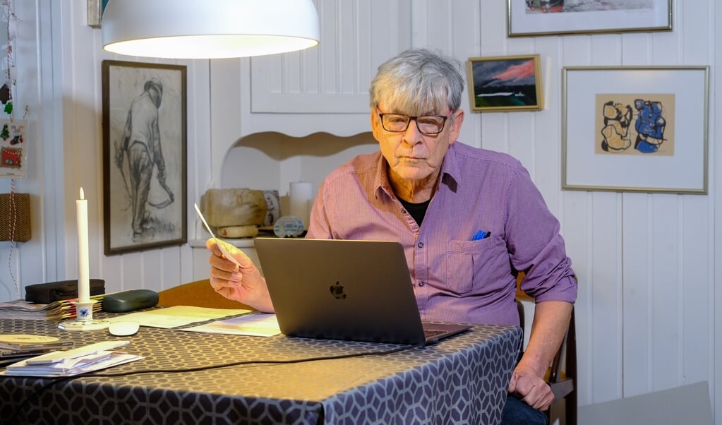 Sydslesvigere som Georg Buhl har meget svært ved at få et dansk mobilnummer, erkender de danske teleselskabers brancheorganisation. ( Sven Geißler)