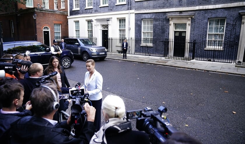 Statsminister Mette Frederiksen og Storbritanniens premierminister, Liz Truss, mødtes lørdag ved Downing Street 10 i London.