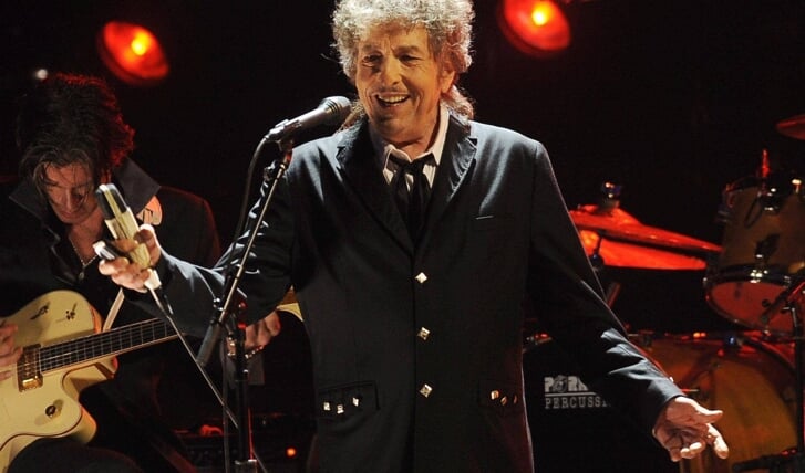 I Flens-Arena sad Bob Dylan under det meste af koncerten bag et klaver. Han kom dog frem, når der var bifald. Arkivfoto: