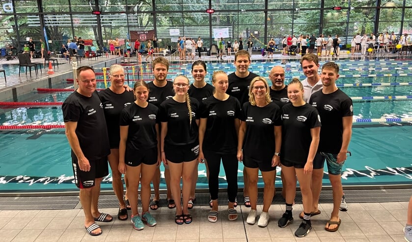 Die Mastersschwimmer des TSB Flensburg, die souverän die Qualifikation zum 25. Deutschen Mannschaftswettbewerb Schwimmen der Masters geschafft haben.