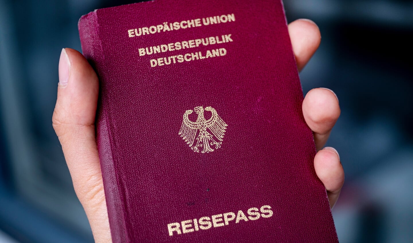 CDU advarer mod at kaste tyske pas i grams med lempeligere regler. Foto: 