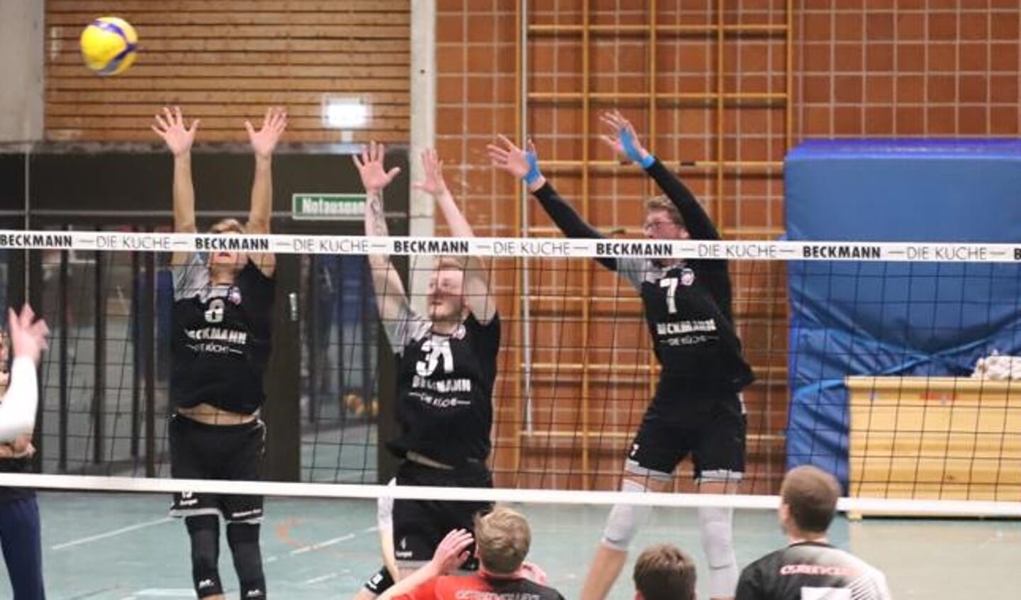 Die Volleyballer des TSB Flensburg sind neue Tabellenführer der Regionalliga Nord.