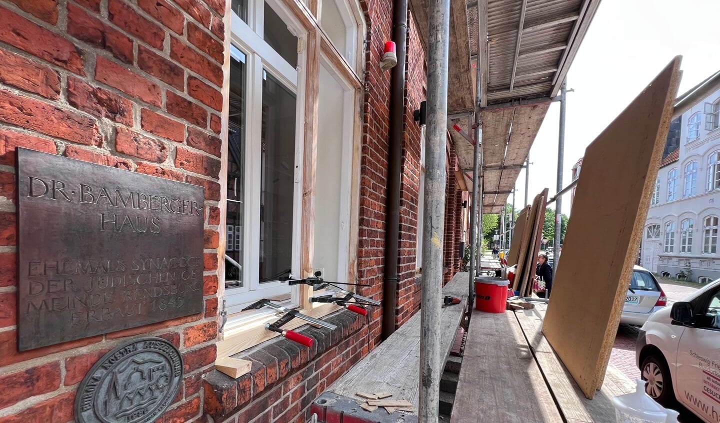 Dass am Jüdischen Museum gebaut wird, ist derzeit nicht zu übersehen. Foto: