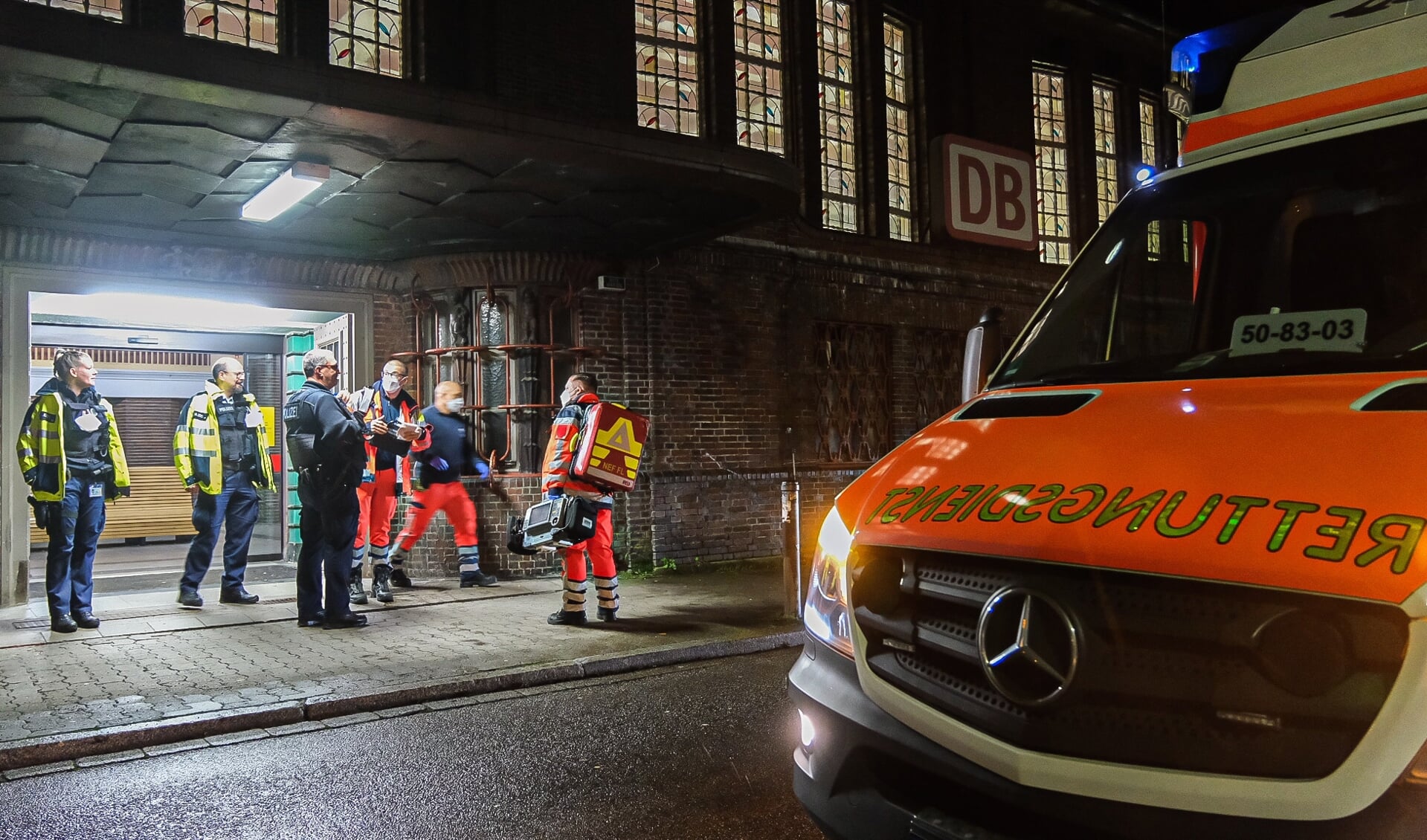 To ambulancer og akutlæger rykkede ud til banegården i Flensborg. Foto: 