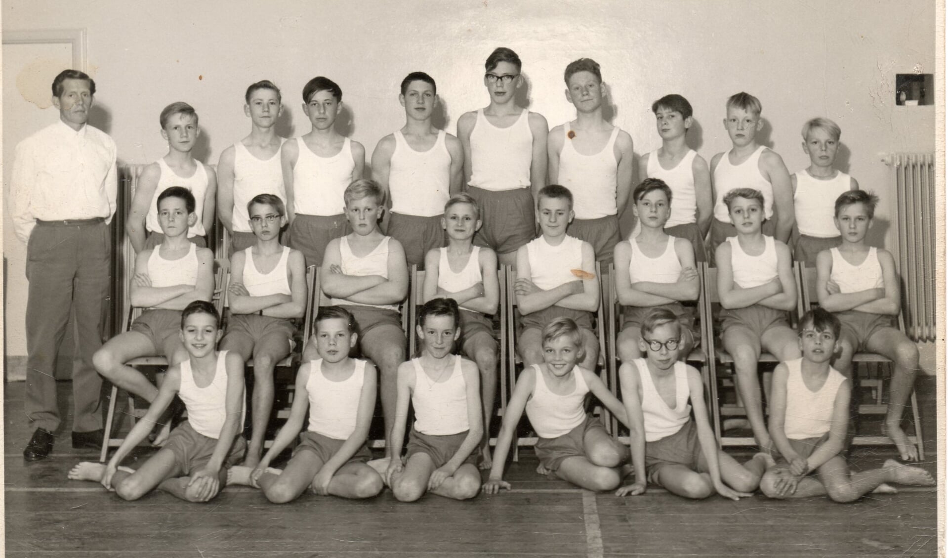 Henrys Buhls gymnastikhold i Husum Danske Skole i 1962.