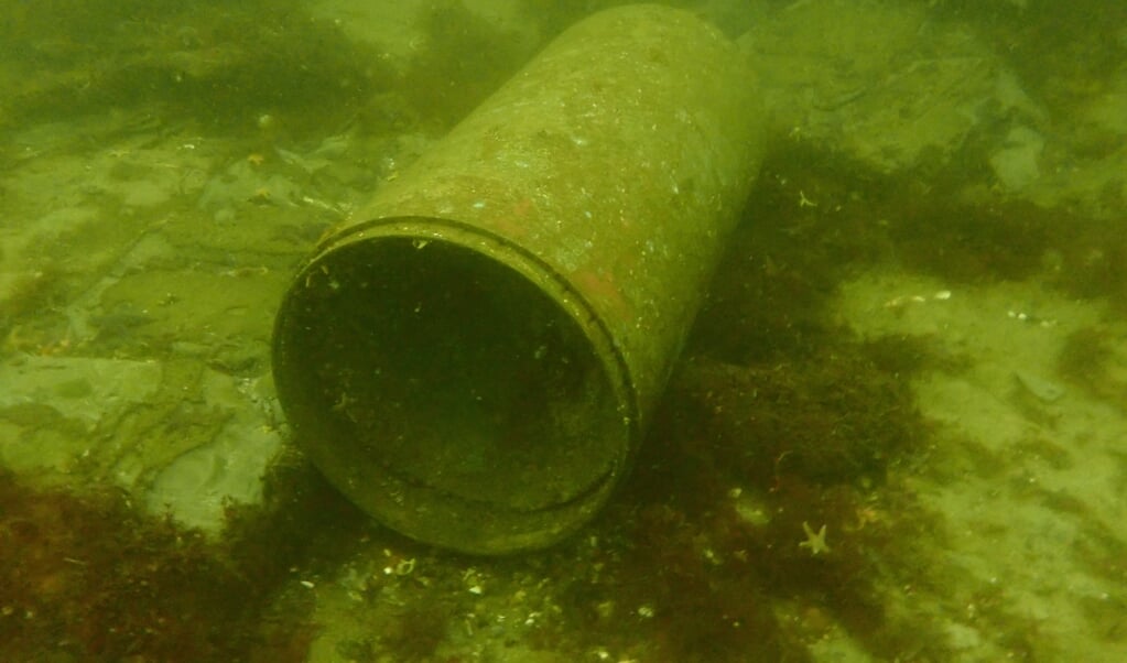 Allein in der Kolberger Heide liegen rund 30.000 Tonnen Weltkriegs-Munition - hier ein Torpedokopf - auf dem Grund der Ostsee. Wenn die Eisen-Hüllen aufrosten, gelangt der giftige Sprengstoff in das Meerwasser.   (Institut f. Toxikologie (Kiel))