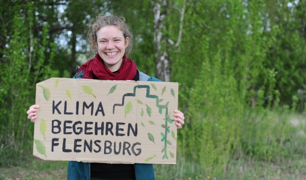 »Umso schneller die benötigten Unterschriften sammeln«: Clara Tempel vom Bündnis Klimabegehren mahnt zur Eile.   (Bündnis Klimabegehren Flensburg)