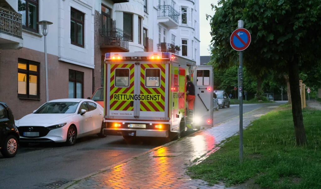 En enkelt person måtte undersøges for røgforgiftning, da brandvæsenet og en ambulance rykkede ud til Brixstraße i Jørgensby. (Karsten Sörensen )