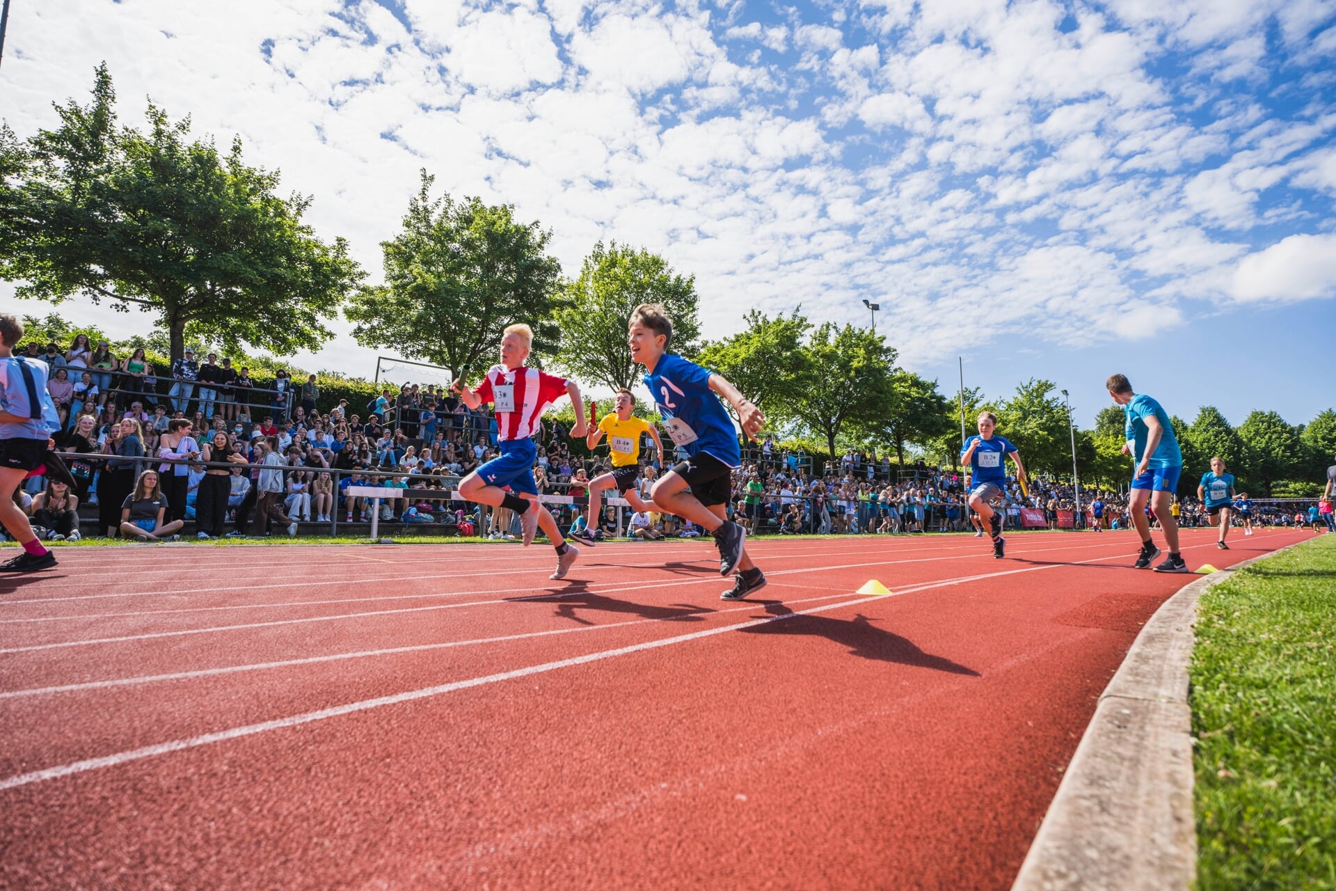 Der Staffellauf der Flensburger Schulen im Stadion wird es 2023 genaus schwer haben wie die Leichtathleten des LK Weiche.