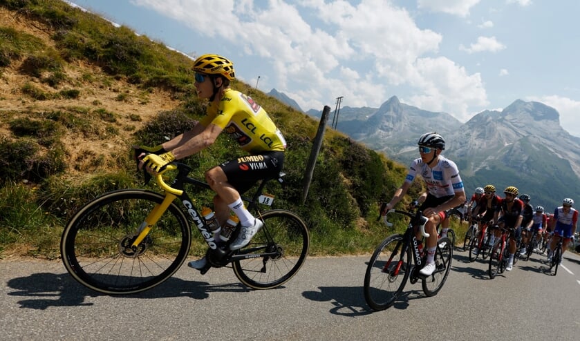 Jonas Vingegaard fører Tour de France med mere end tre minutter før løbets sidste tre etaper. - Foto: 