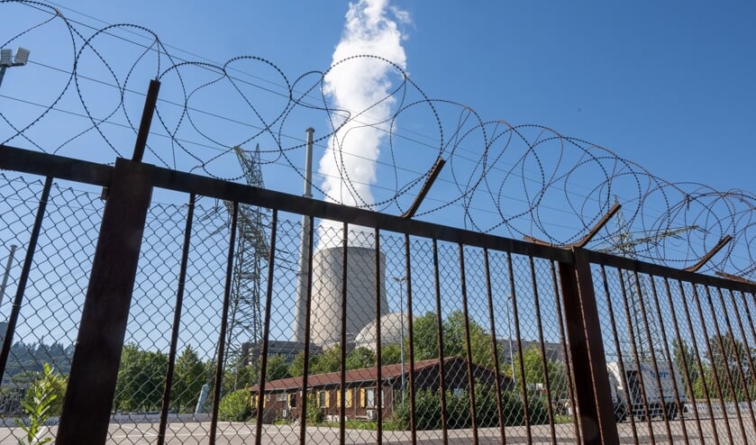 Isar 2 i Bayern er et af de tre sidste atomkraftværker i Tyskland. Men nu er der opstået en ophedet politisk debat om værkets sikkerhedsvurdering. Foto: 